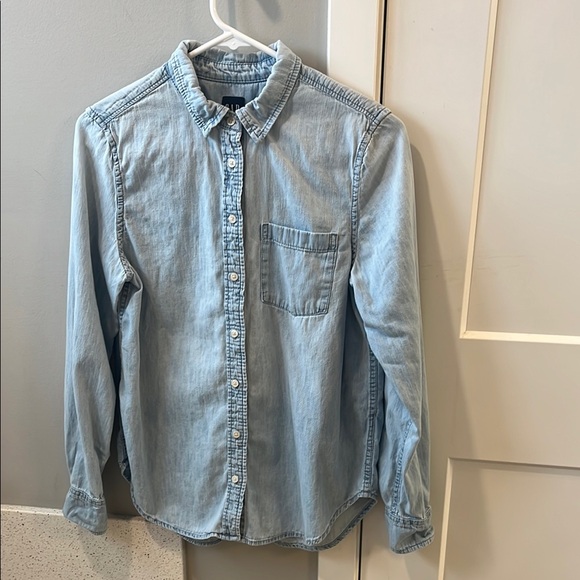 GAP chambray button down perfect shirt - Picture 3 of 5